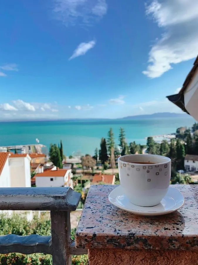 Villa Mihaela Icici Apartment