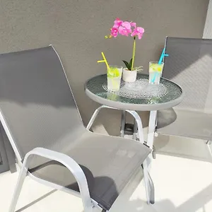 white-studio-apartman.pula-hotels.org/